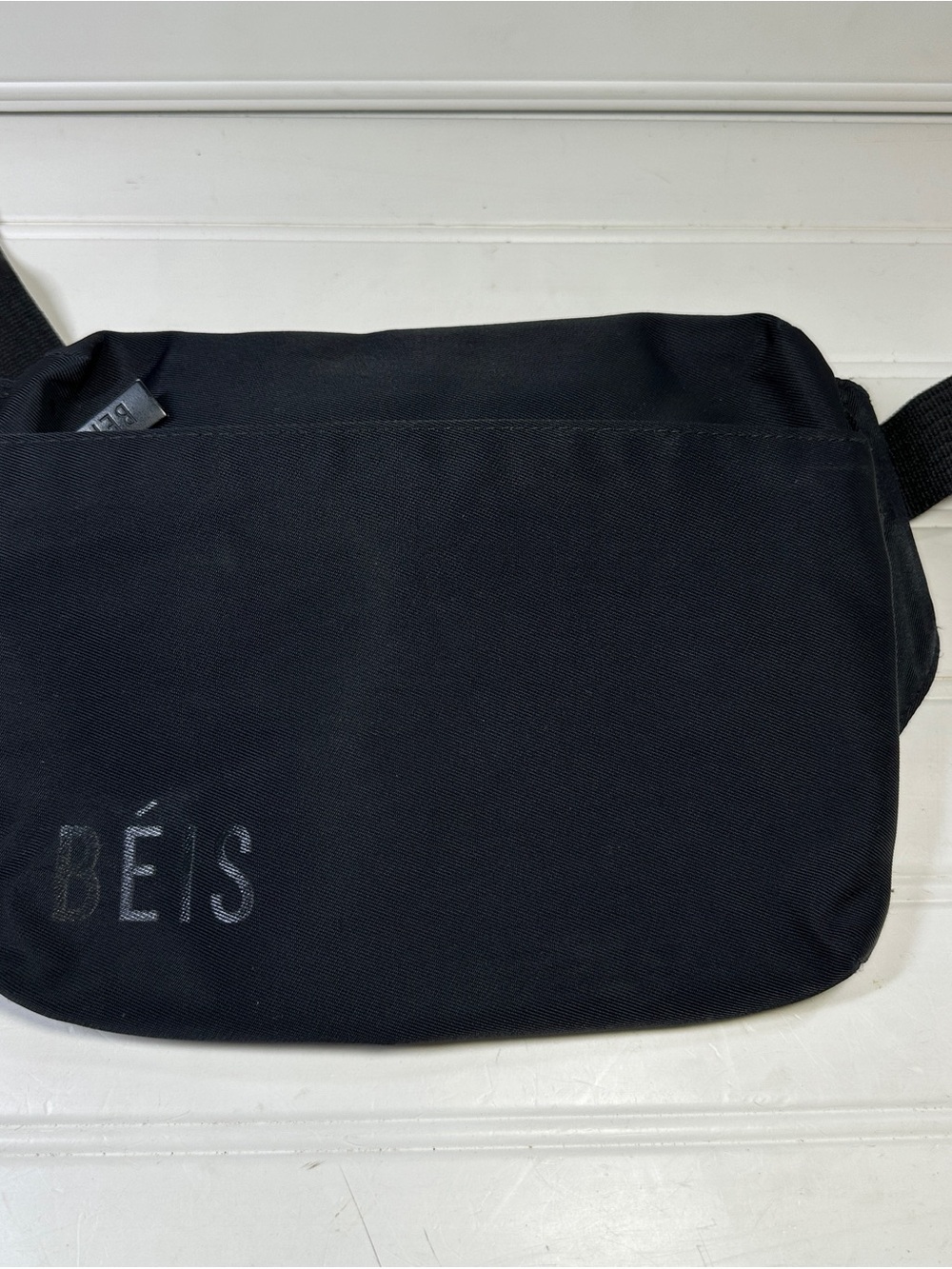 BEIS Black Travel Crossbody Sling Bag